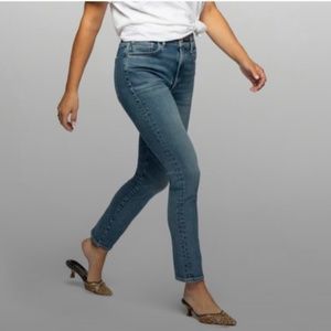 NWT Revtown ATHLETIC SKINNY Sunday Morning Indigo 28R